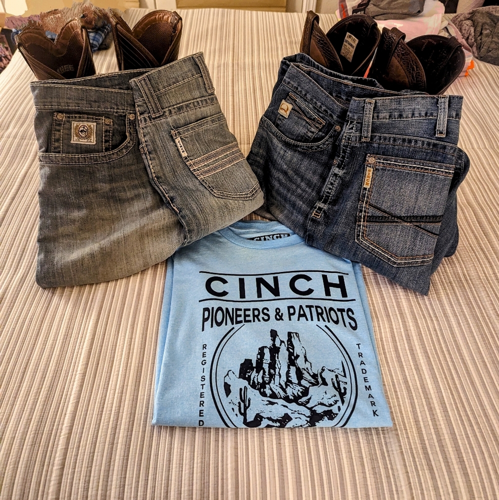 Cinch Western Wear. Jeans and shirt